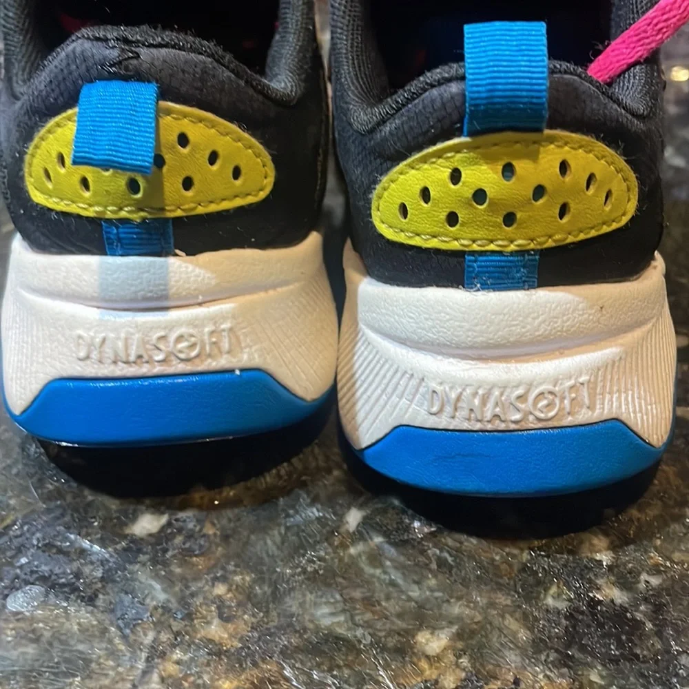 New Balance DynaSoft Sneakers!  12.5c